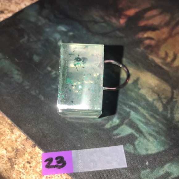 Red Sword Mahjong ๐๏ธ Tile Keychain - Picture 4 of 4